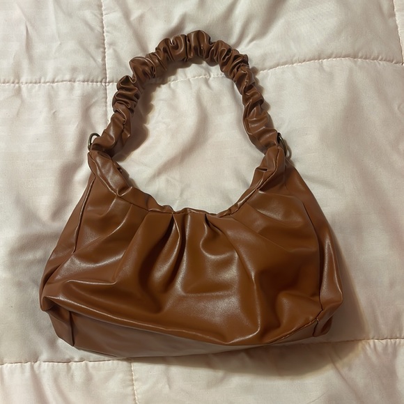 Brown Shoulder Bag 🤎 - Picture 2 of 3